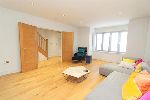 46a Upland Road, Sutton, SM2 5JE