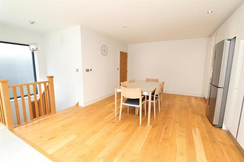 46a Upland Road, Sutton, SM2 5JE