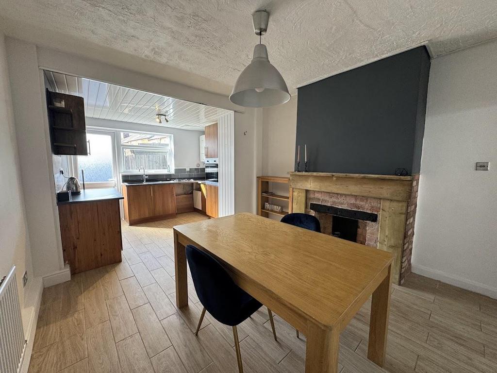 Dining kitchen