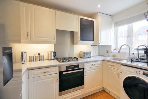 12 Bond Close, Aylesbury, HP21 8FZ