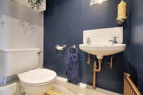 12 Bond Close, Aylesbury, HP21 8FZ