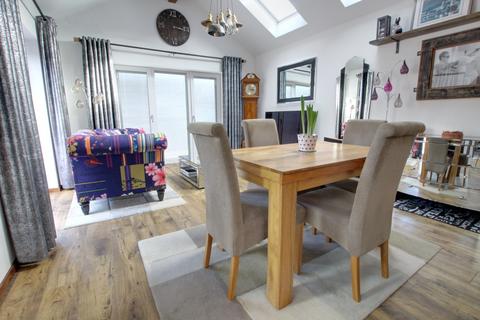 1 bedroom bungalow for sale, SOUTH LANE, CLANFIELD