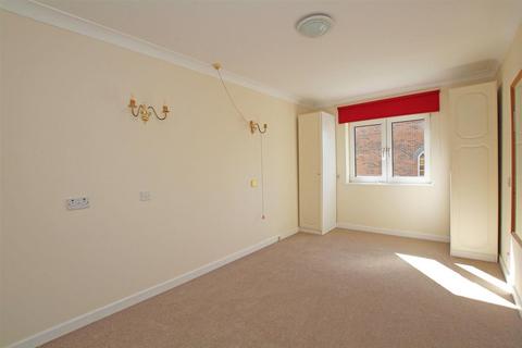 1 bedroom retirement property for sale, Henty Gardens, The Maltings Henty Gardens, PO19