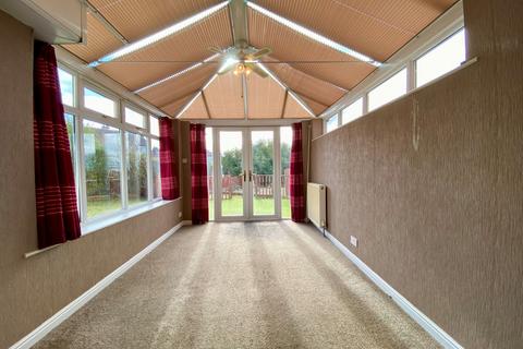 3 bedroom semi-detached house for sale, Wrose Mount, Wrose, Shipley, BD18