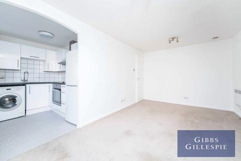 Studio to rent, Knowles Close, Yiewsley, West Drayton, UB7