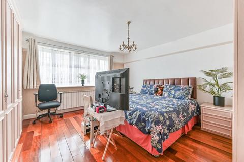 26 Pytchley Crescent, London, SE19 3QT
