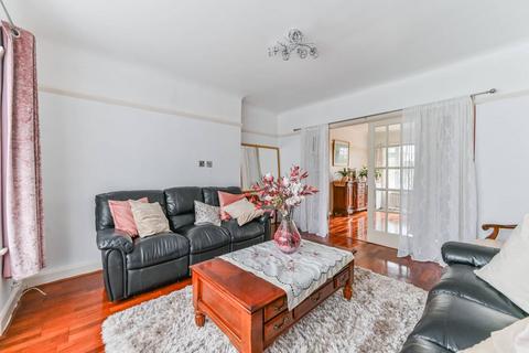 26 Pytchley Crescent, London, SE19 3QT