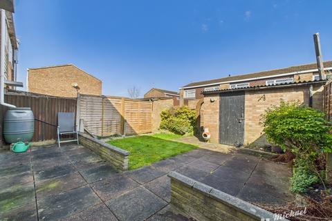 86 Fowler Road, Aylesbury, HP19 7QG