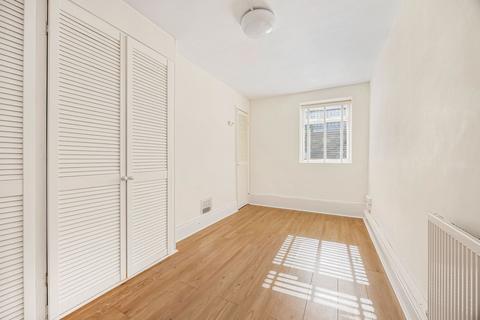 Flat 1, 4 Clarence Square, Cheltenham, GL50 4JN