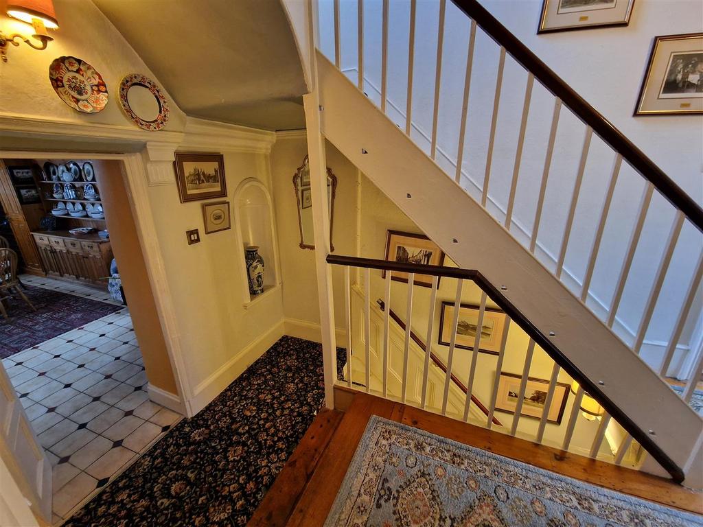 Further Entrance Hallway.jpg