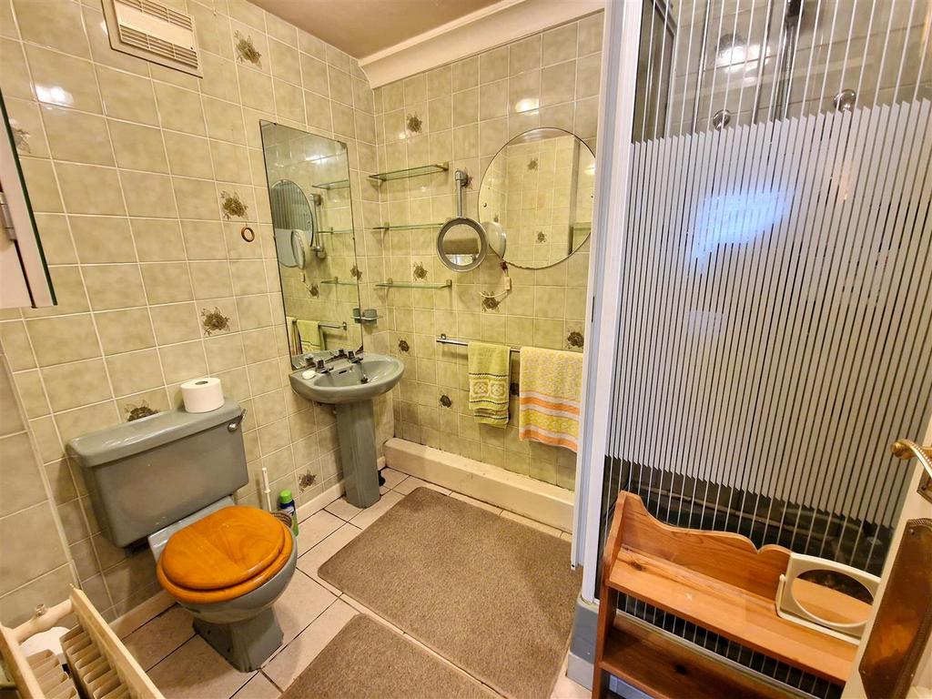 Ensuite.jpg