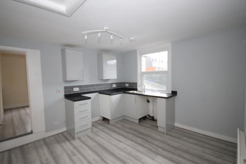 2 bedroom flat to rent, High Street,Sheerness, ME12