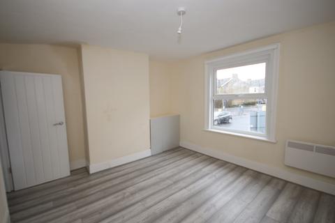 2 bedroom flat to rent, High Street,Sheerness, ME12