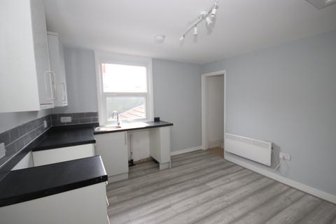2 bedroom flat to rent, High Street,Sheerness, ME12