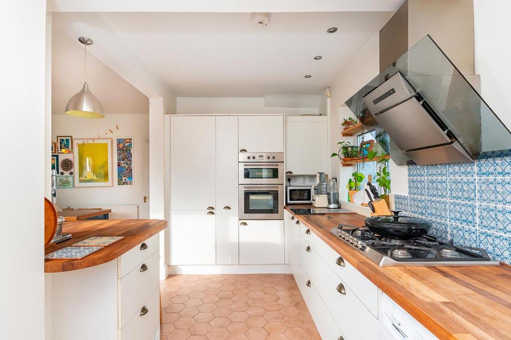 3 E9 RFS - Kitchen B.jpg