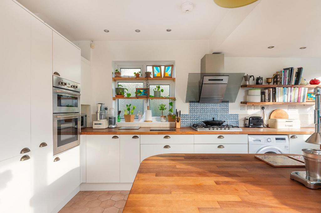 3 E9 RFS - Kitchen A.jpg