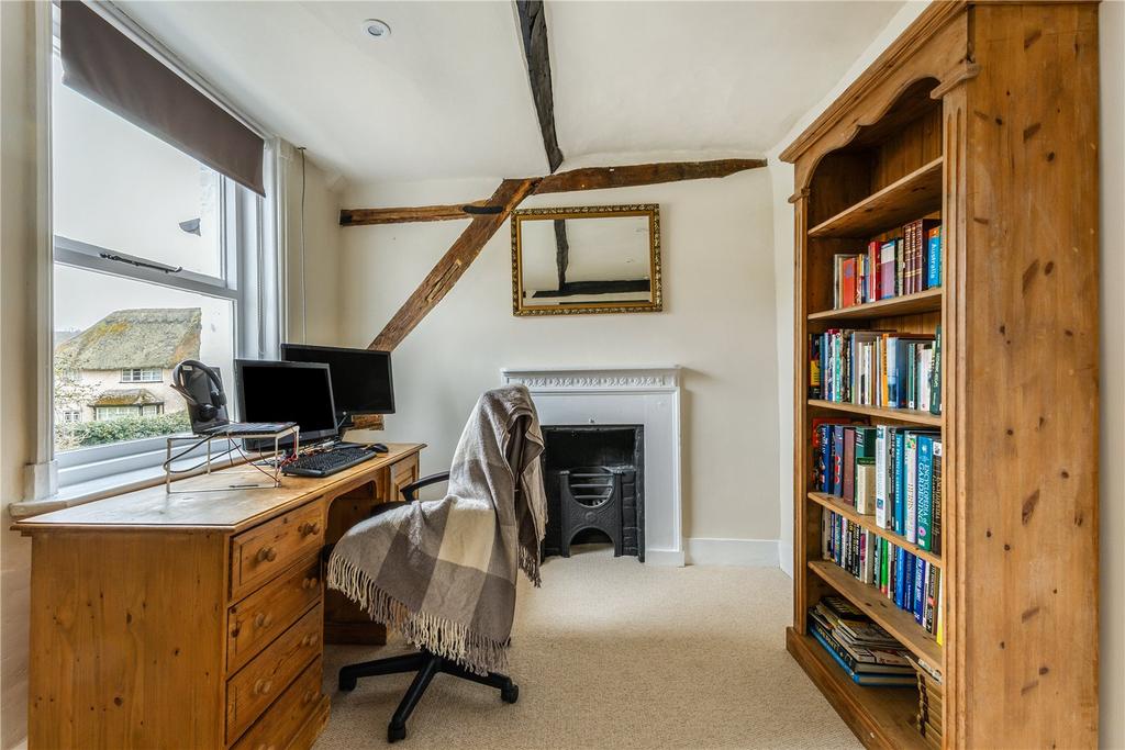 Bedroom/ Office