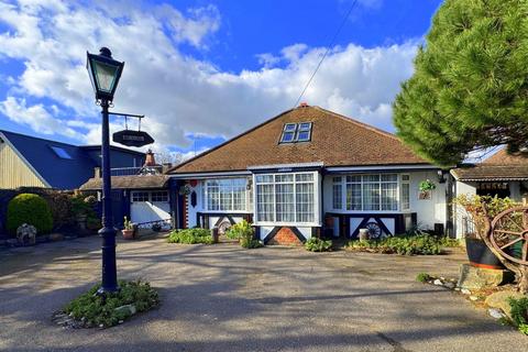 1 bedroom detached bungalow for sale, Old Drove, Langney, Eastbourne