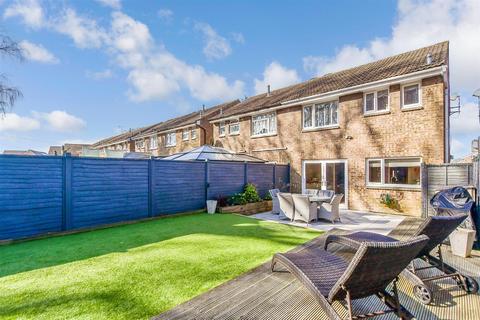 90 Betsham Road, Maidstone, ME15 8TX