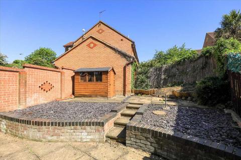 38 Blenheim Way, Kettering, NN15 6XH