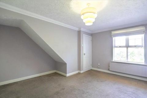 38 Blenheim Way, Kettering, NN15 6XH