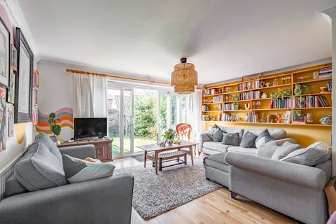 14 Blacksmiths Way, Norwich, NR6 7DT