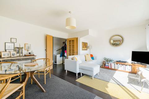 4 bedroom detached house for sale, Parkview Way, Epsom KT19