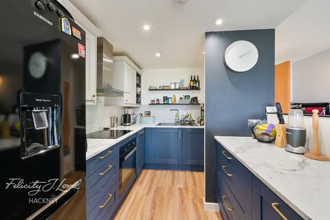 2 bedroom flat for sale, Southwold Road, LONDON E5