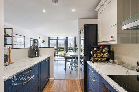 2 bedroom flat for sale, Southwold Road, LONDON E5