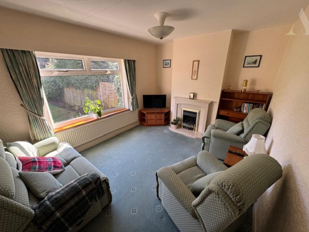 71 Twycross Front reception room