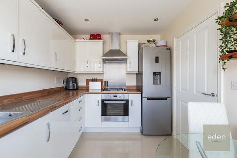 3 bedroom terraced house for sale, Derby Drive, Leybourne, ME19
