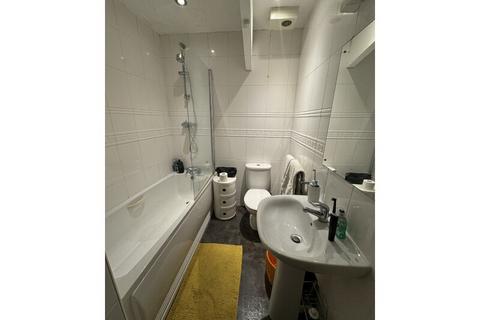 1 bedroom flat to rent, Duke Street, Cardiff City Centre, Cardiff