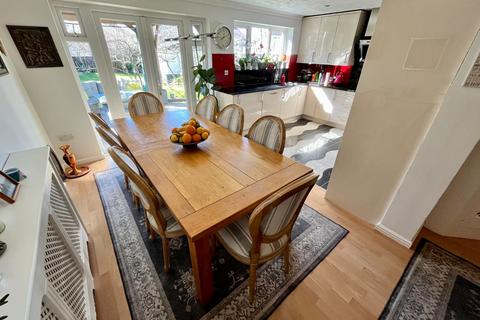 4 bedroom semi-detached house for sale, Cheviot Road, Luton, Bedfordshire, LU3 3DQ