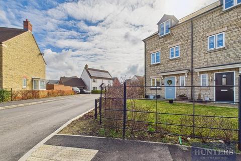 3 bedroom townhouse to rent, Hunts Grove Drive, Hardwicke, Gloucester