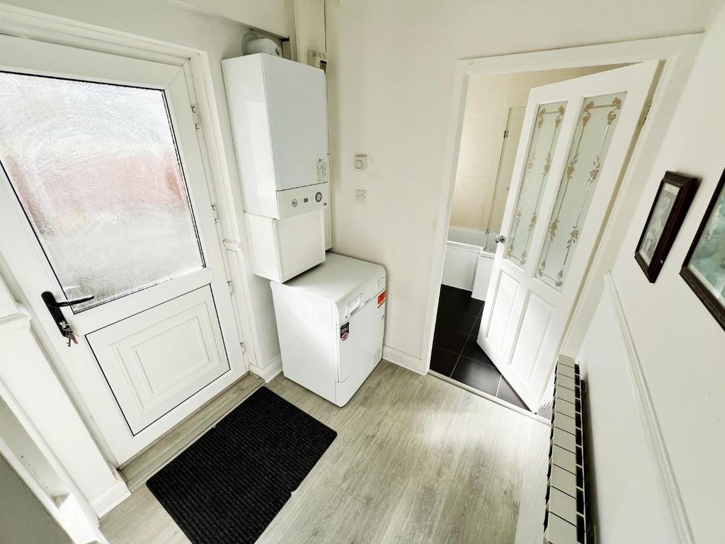 Utility/Rear Passage