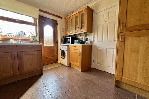3 bedroom detached bungalow for sale, Gorwelion, Valley, LL65