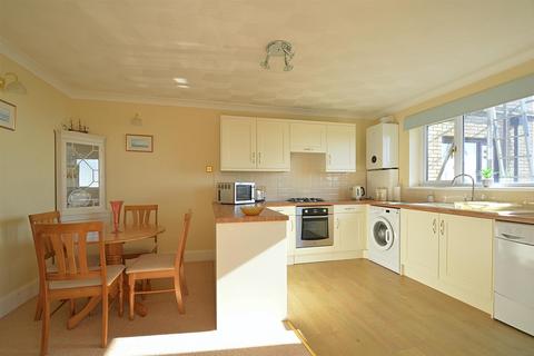 2 bedroom apartment for sale, FANTASTIC SEA VIEWS * SHANKLIN
