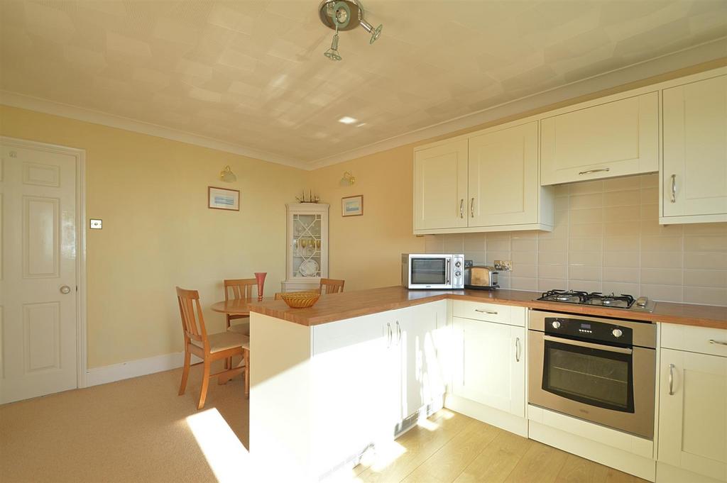 Resized Kitchen2.jpg