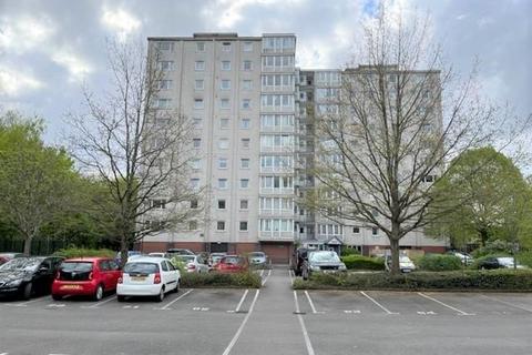 2 bedroom apartment to rent, Kersal Way, Salford