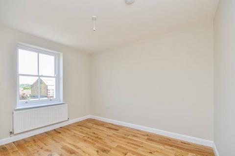 2 bedroom flat to rent, Rye Lane, Peckham, London, SE15