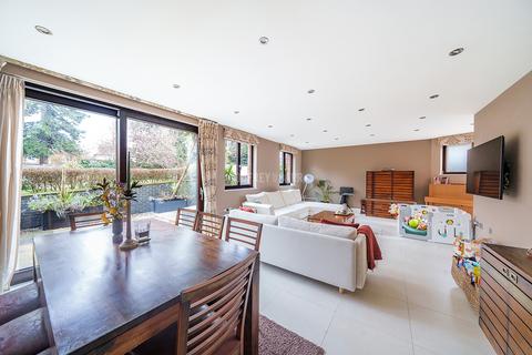 2 bedroom apartment for sale, Hampstead Garden Suburb / East Finchley borders N2