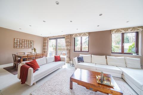 2 bedroom apartment for sale, Hampstead Garden Suburb / East Finchley borders N2