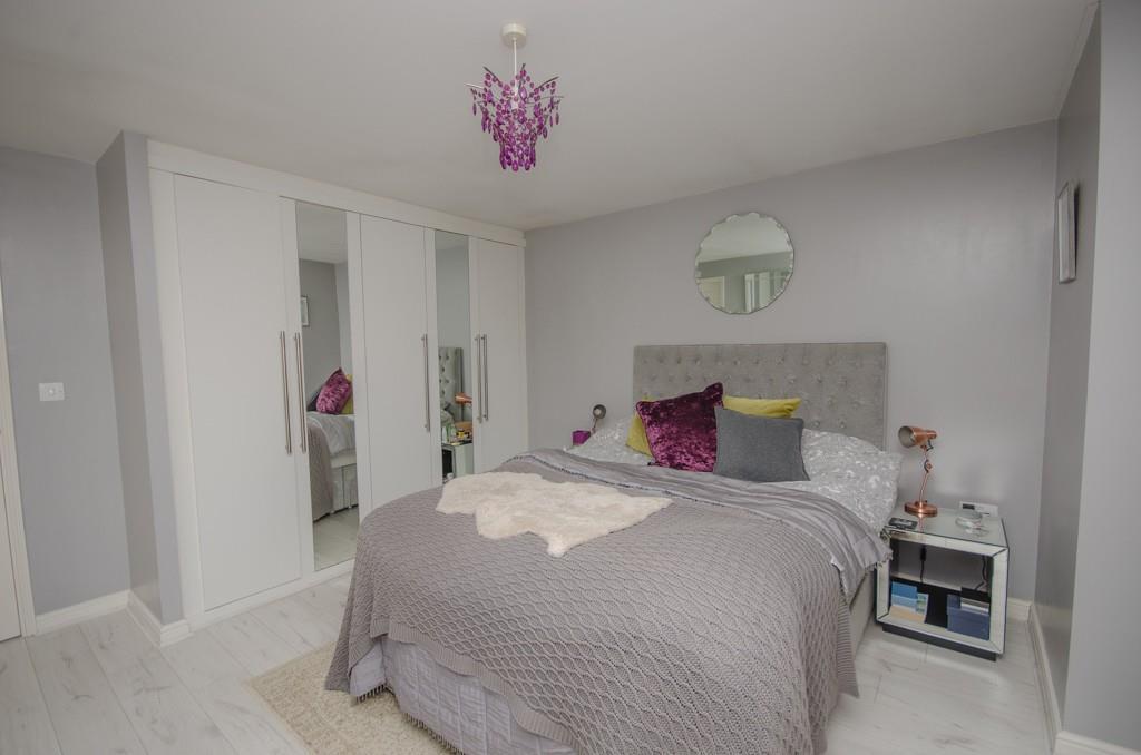 Bedroom one pic 2.jpg