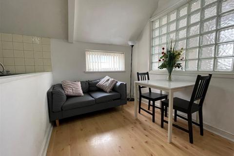 1 bedroom apartment to rent, Ninian Road, Cardiff