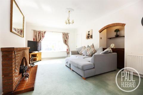 2 bedroom detached bungalow for sale, Fairfield Drive, Lowestoft