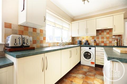 2 bedroom detached bungalow for sale, Fairfield Drive, Lowestoft