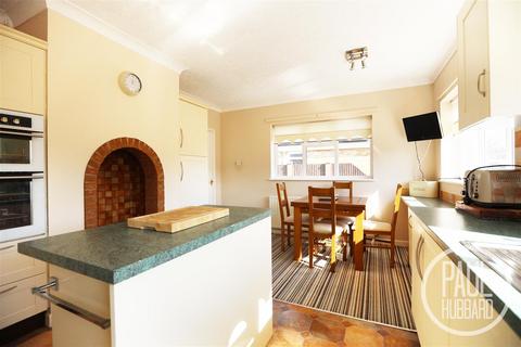 2 bedroom detached bungalow for sale, Fairfield Drive, Lowestoft