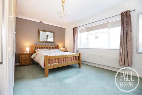 2 bedroom detached bungalow for sale, Fairfield Drive, Lowestoft