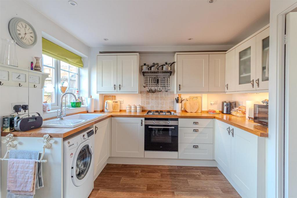12, Ballantrae Close Arnold, Nottingham, NG5 8 QH