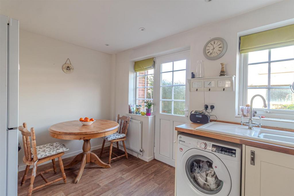 12, Ballantrae Close Arnold, Nottingham, NG5 8 QH